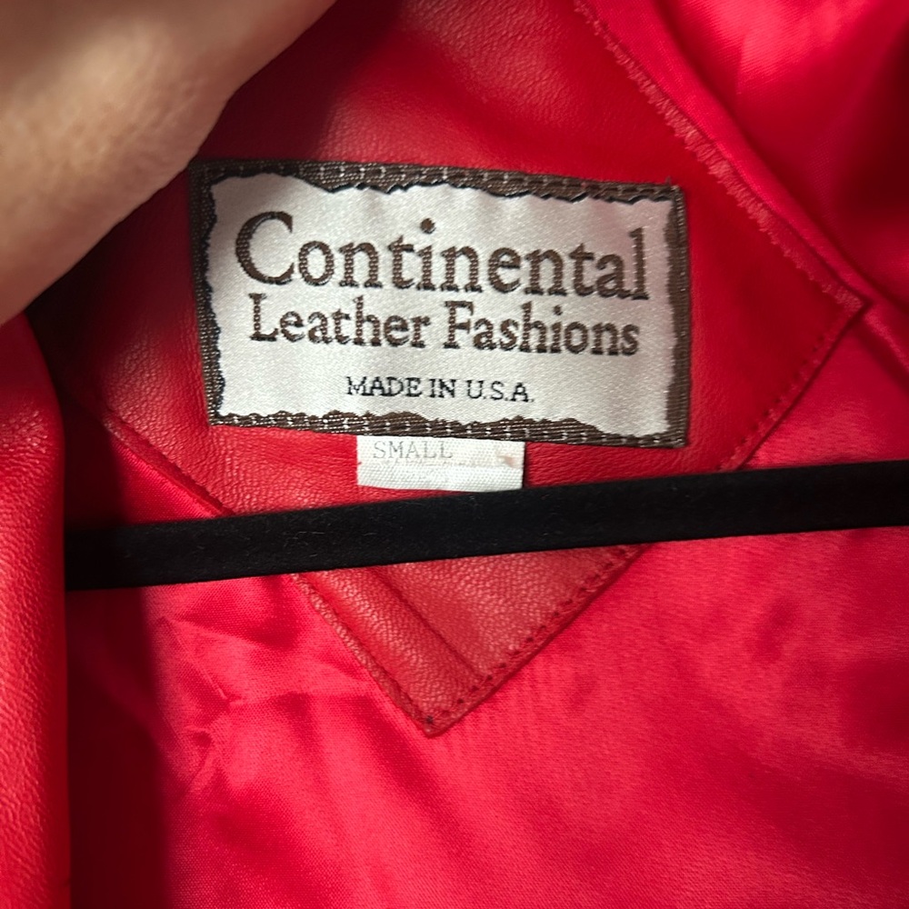 Continental leader fashions small - Picture 2 of 9
